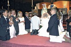 Cosgriff students honor Mary with May Crowning