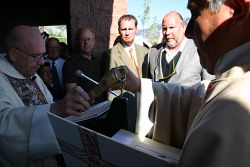 Católicos de Cache Valley dan la bienvenida a todos en su nueva iglesia