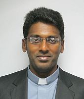 El Nuevo Vicario Parroquial de St. Teresita del Nio Jesús llegó de India