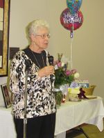 Hermana cumple 80 aos, recibe Honor durante Día del Educador