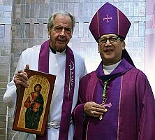 El padre Charles Cummins es reconocido por su contribución a la Educación Católica