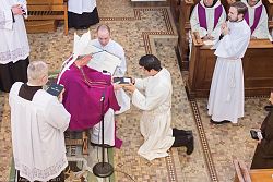 Seminarians receive ministries