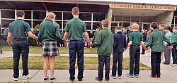 Escuelas Católicas de Utah se unen en oración durante el 'Walk Out' nacional
