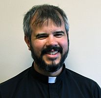 Nuevo sacerdote sirve en la parroquia de  St. Joseph en Ogden