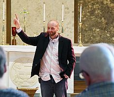 Jon Leonetti speaks on the 'pursuit of holiness'