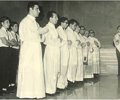 El padre Hernando Diaz celebra su 50 avo aniversario de ordenación sacerdotal