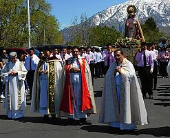 Our Lady of the Rosary image visits Orem parish