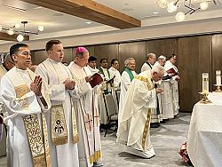 Durante la convocación los sacerdotes se enfocan en la Eucaristía 
