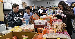 St. Olaf students fill food bank shelves