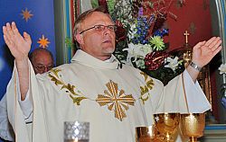 Father Andrzej Skrzpiec marks 25 years of priesthood