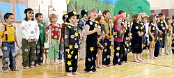 Kindergarteners present opera with a message