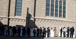 Una Misa muy especial celebra el Sagrado Matrimonio de decenas de parejas