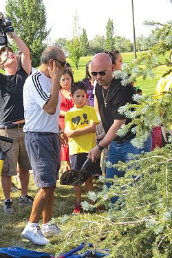 Organ and tissue donors honored at tree-planting