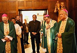 Visiting Bishops Concelebrate Mass