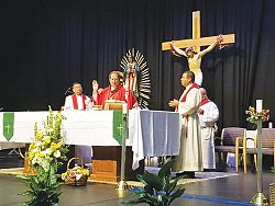 Hundreds attend Charismatic Congress at Skaggs Catholic Center
