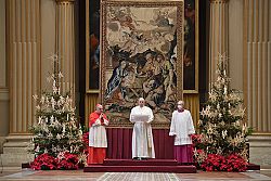 Pope's Christmas message: Share hope, promote peace, give vaccine to all