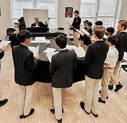 British orchestra conductor spends two days teaching students at The Madeleine Choir School