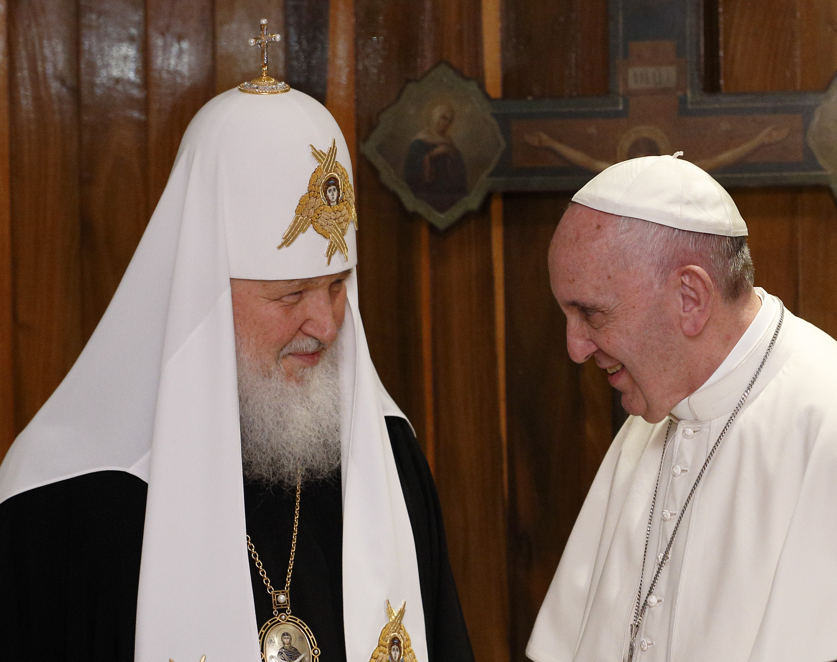 A brotherly embrace brings Pope Francis and Russian Orthodox Patriarch ...